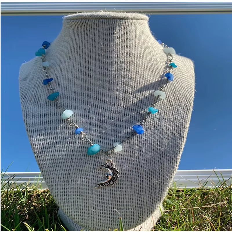 Moon Charm Crystal Necklace, Moon Crystal Chip Necklace, Boho Crystal Necklace, Moon Crystal Necklace, Hippie Necklace, Crystal