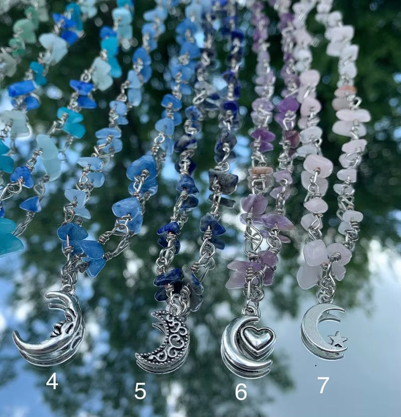 Moon Charm Crystal Necklace, Moon Crystal Chip Necklace, Boho Crystal Necklace, Moon Crystal Necklace, Hippie Necklace, Crystal