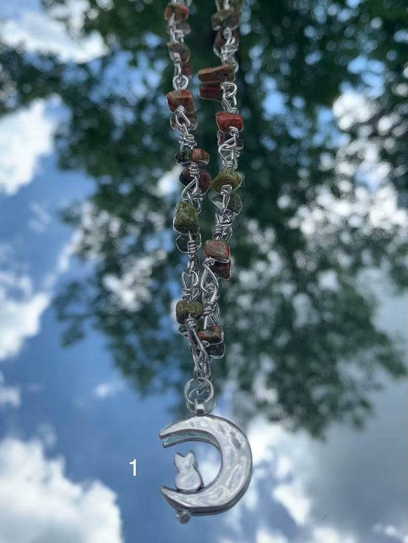 Moon Charm Crystal Necklace, Moon Crystal Chip Necklace, Boho Crystal Necklace, Moon Crystal Necklace, Hippie Necklace, Crystal